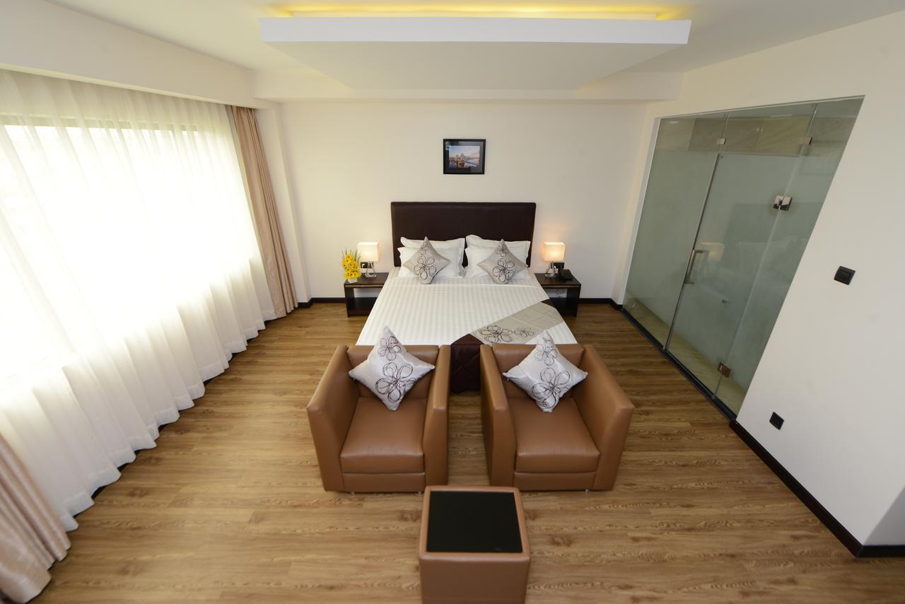 Hotel Lexus Rangun Zewnętrze zdjęcie