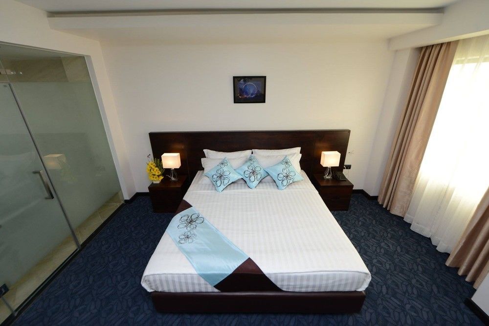 Hotel Lexus Rangun Zewnętrze zdjęcie